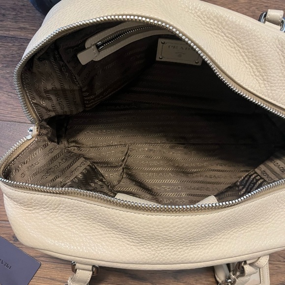 PRADA Bag - Mint Condition - Picture 3 of 8